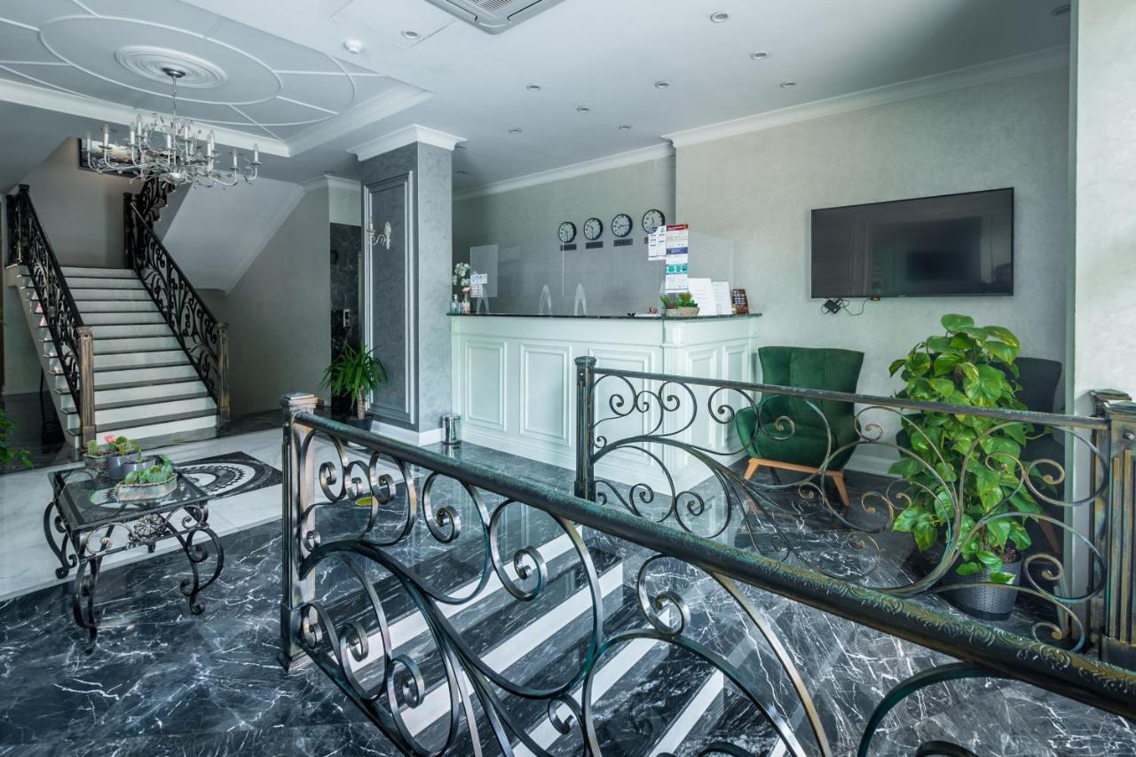 Old Garden Hotel Батуми Екстериор снимка