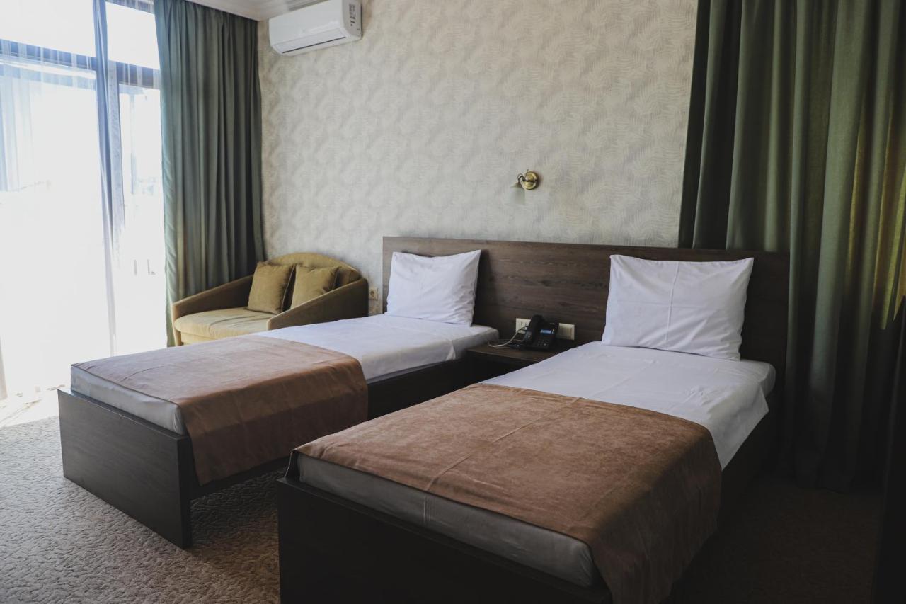 Old Garden Hotel Батуми Екстериор снимка